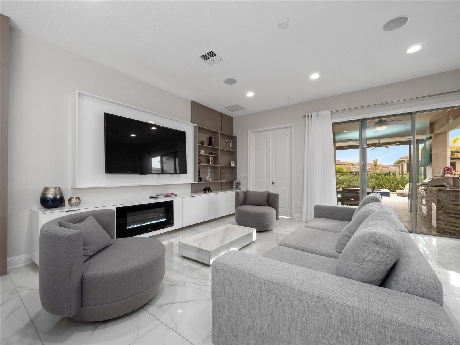 EAGLE CRK VILLAGE I - Residential Lease