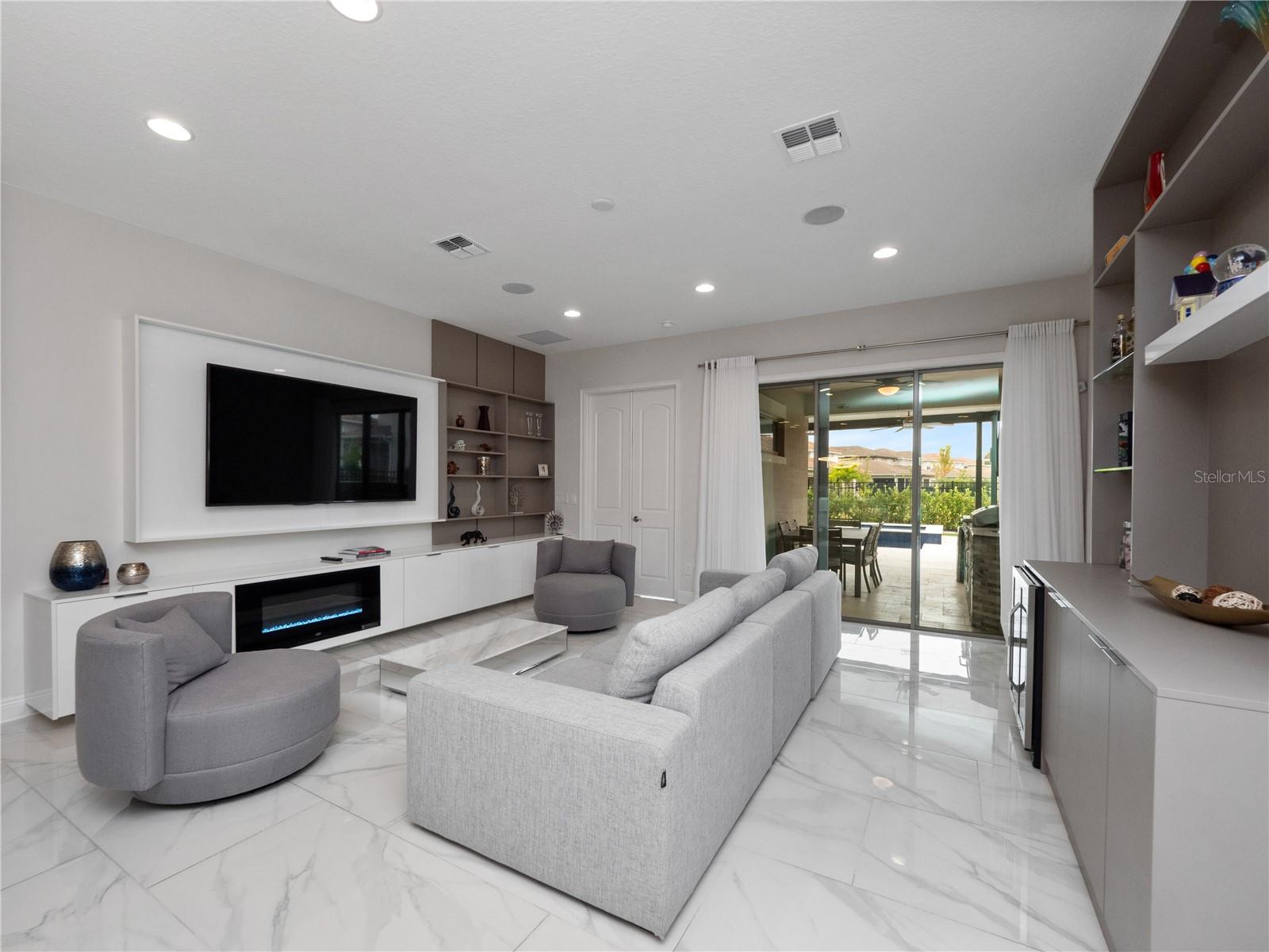 EAGLE CRK VILLAGE I - Residential Lease