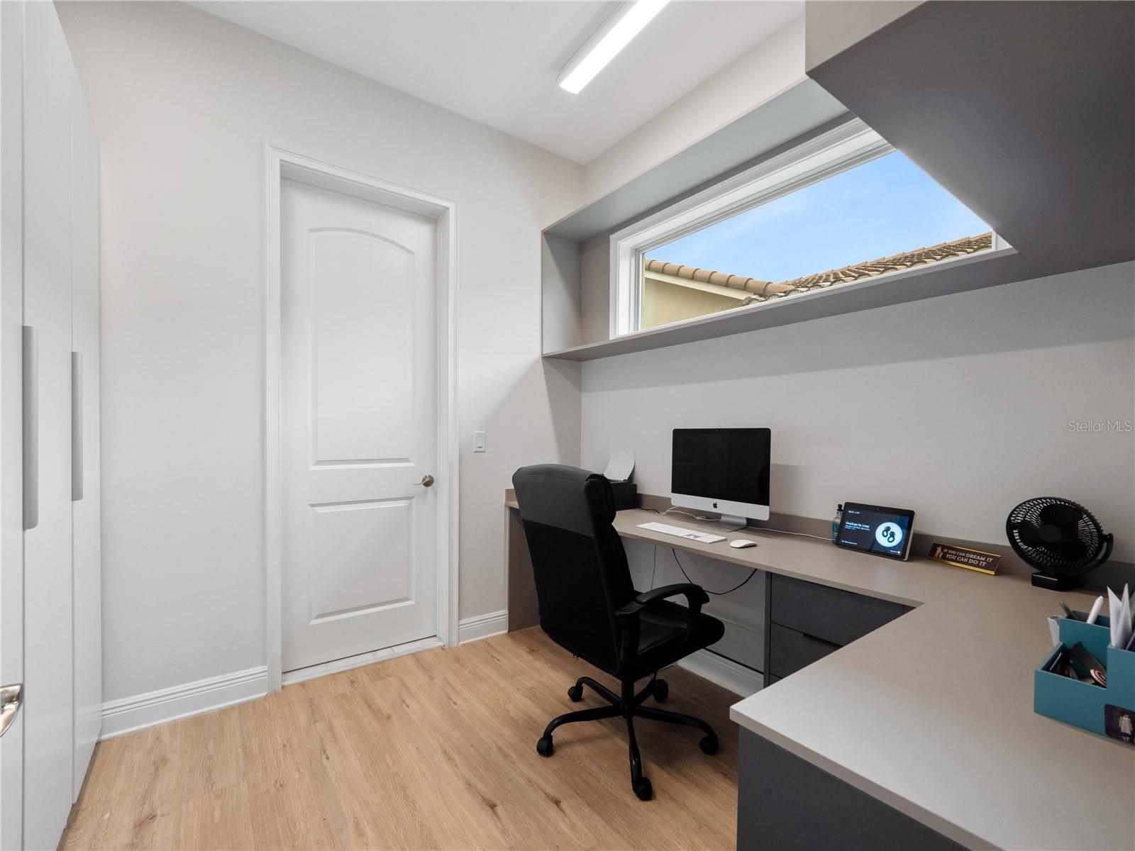 EAGLE CRK VILLAGE I - Residential Lease