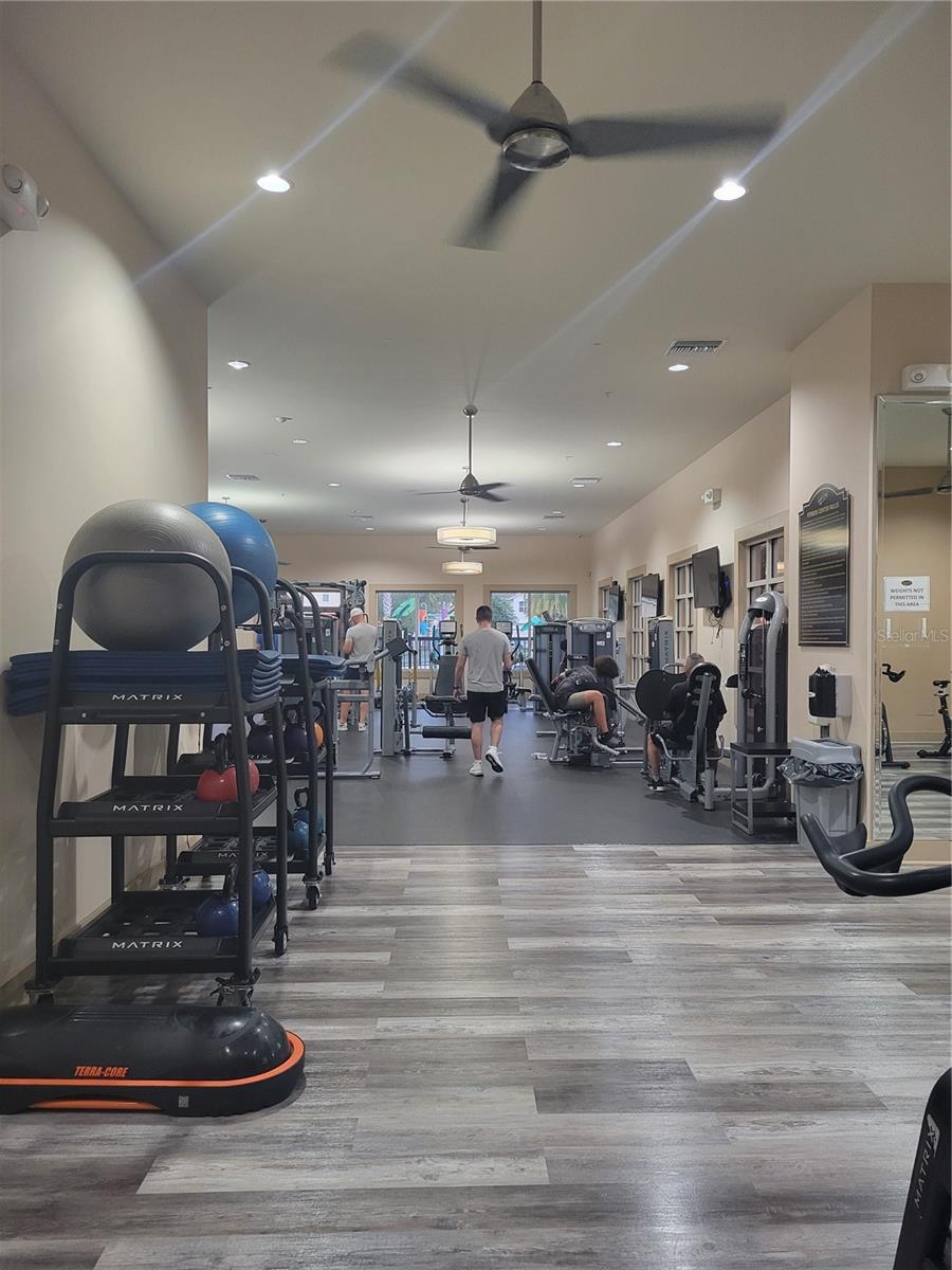 EAGLE CRK VILLAGE I - Residential Lease