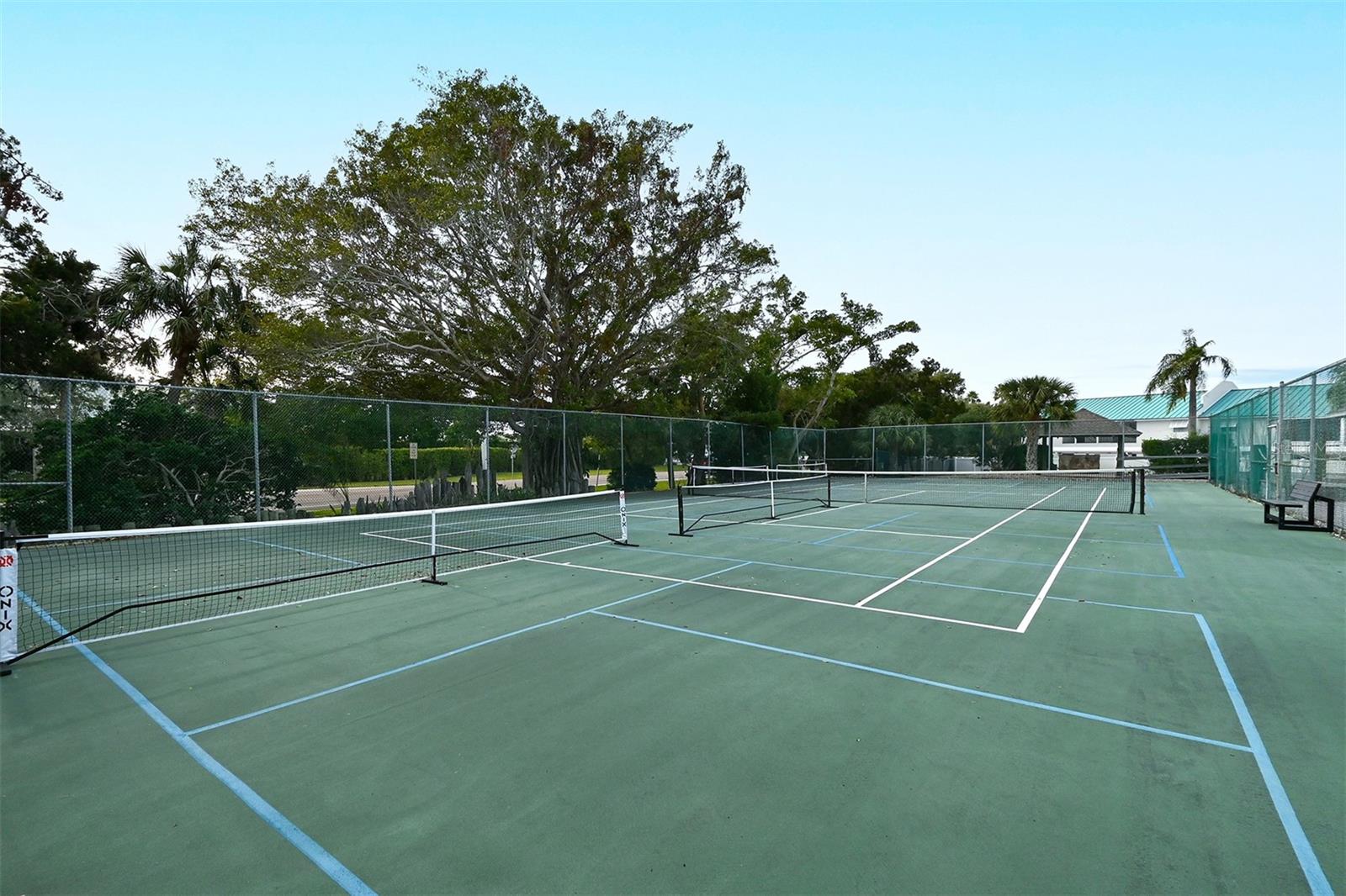 HARBOUR TOWNE - Residential