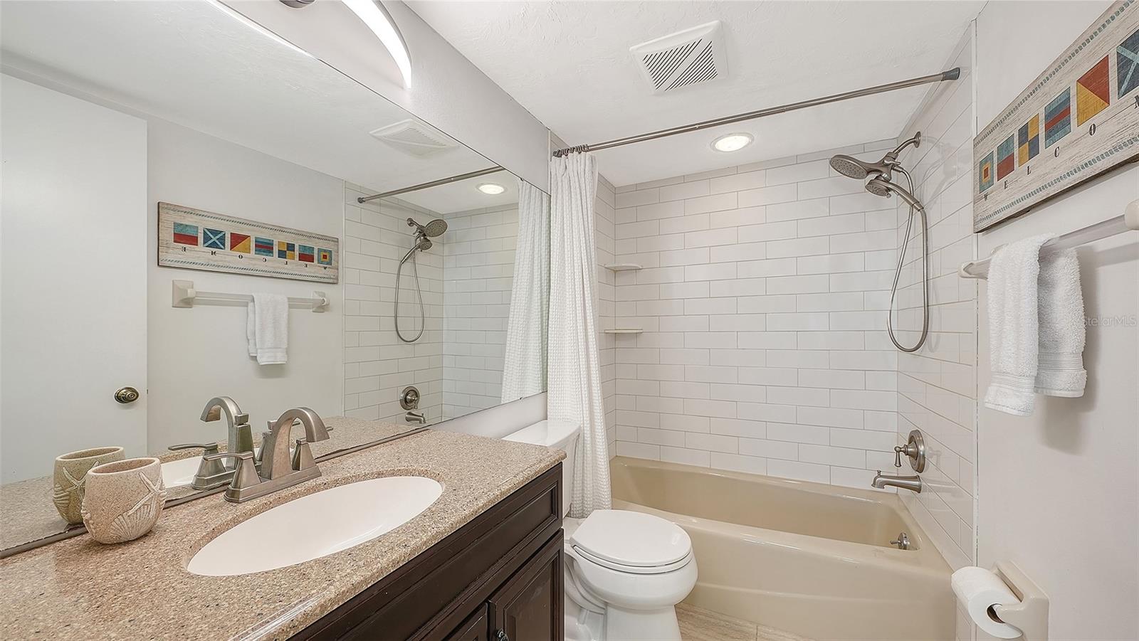 HARBOUR TOWNE - Residential