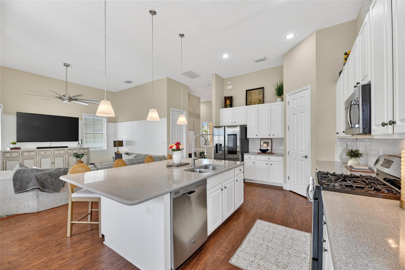 MIRABAY PARCELS 21 & 23 - Residential