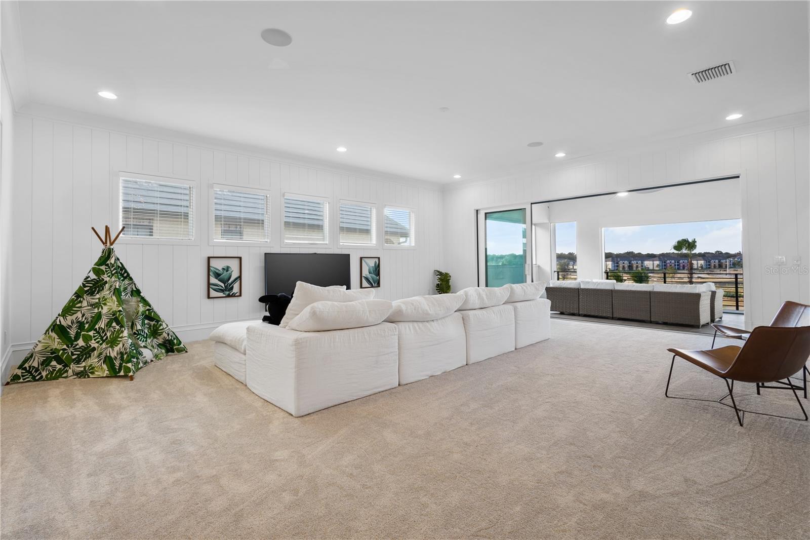 REUNION WEST VLGS NORTH - Residential