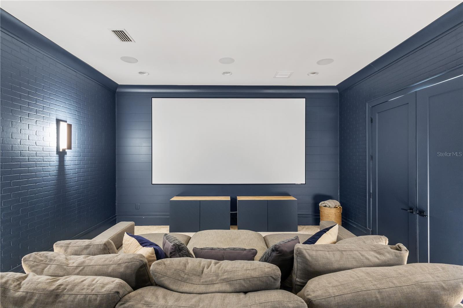 REUNION WEST VLGS NORTH - Residential