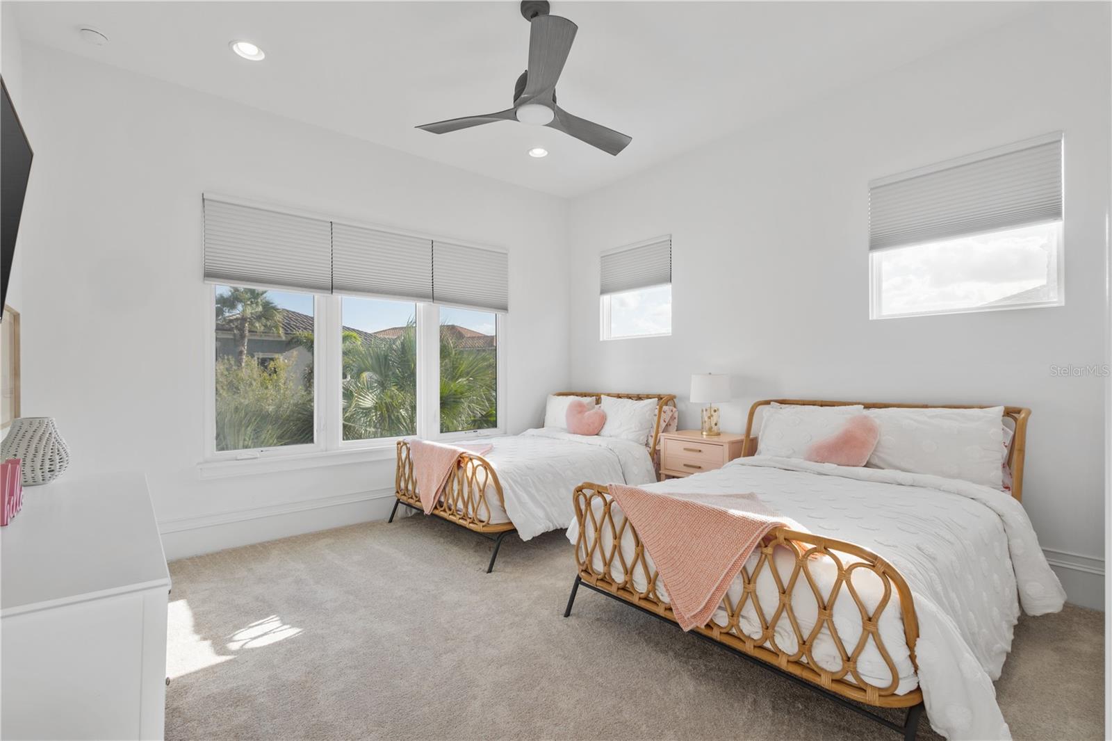 REUNION WEST VLGS NORTH - Residential