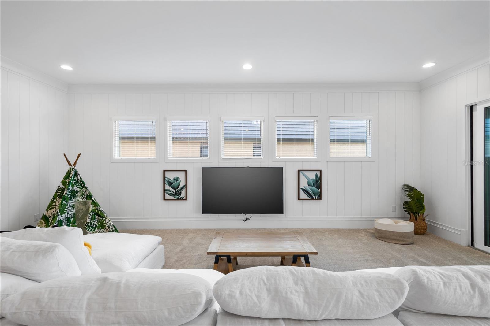 REUNION WEST VLGS NORTH - Residential