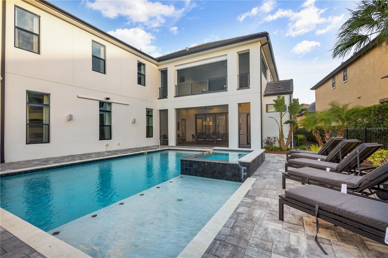 REUNION WEST VLGS NORTH - Residential