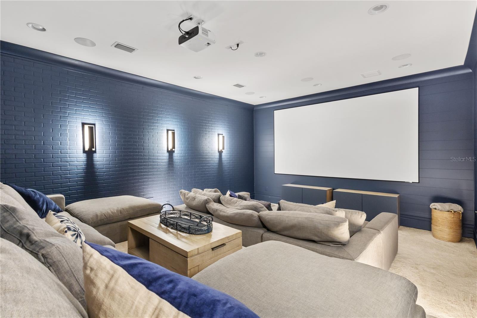 REUNION WEST VLGS NORTH - Residential