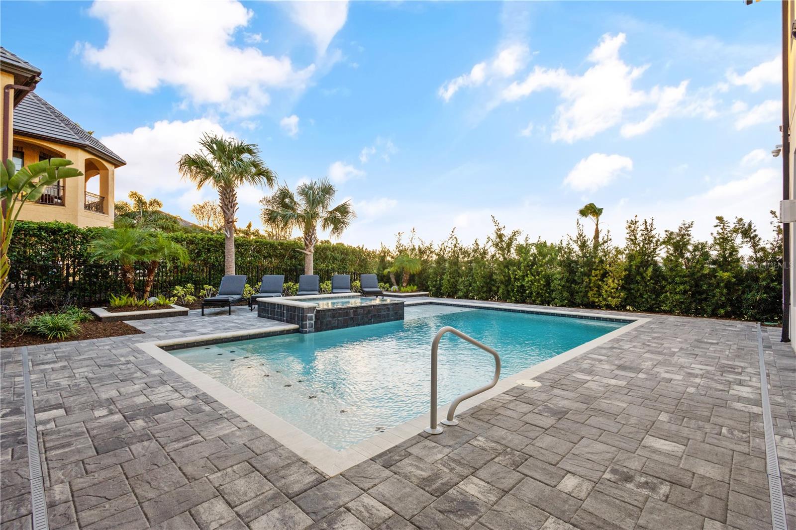 REUNION WEST VLGS NORTH - Residential