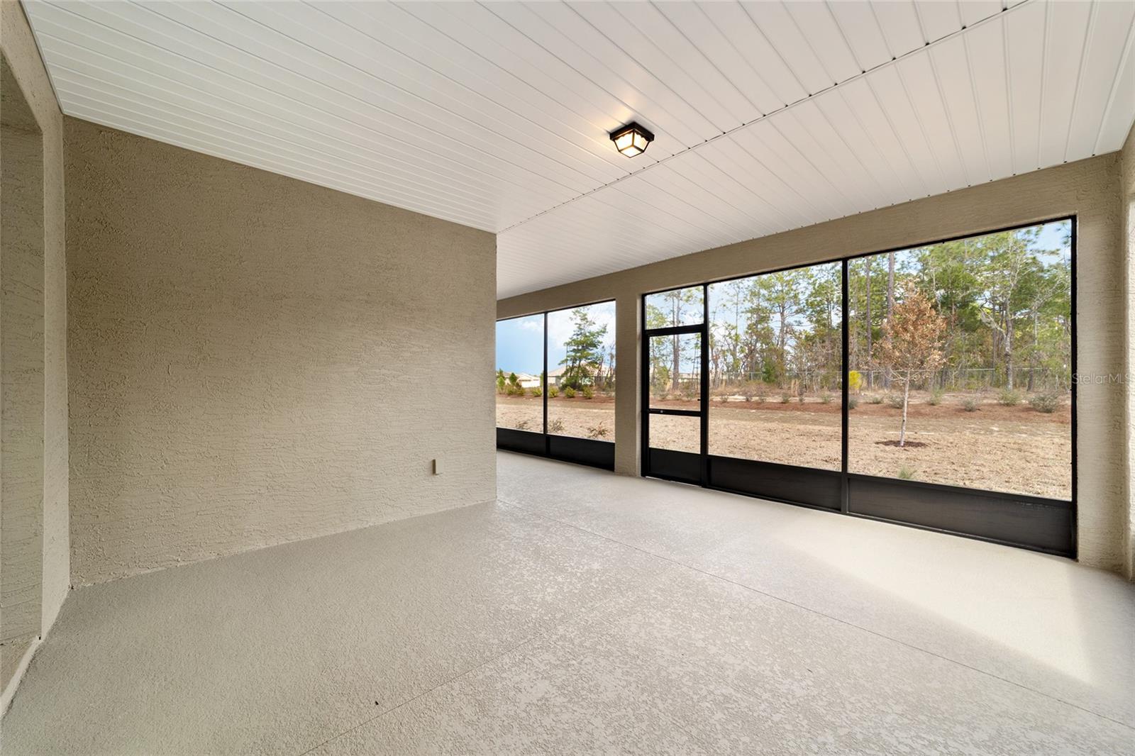 ON TOP OF THE WORLD - Residential