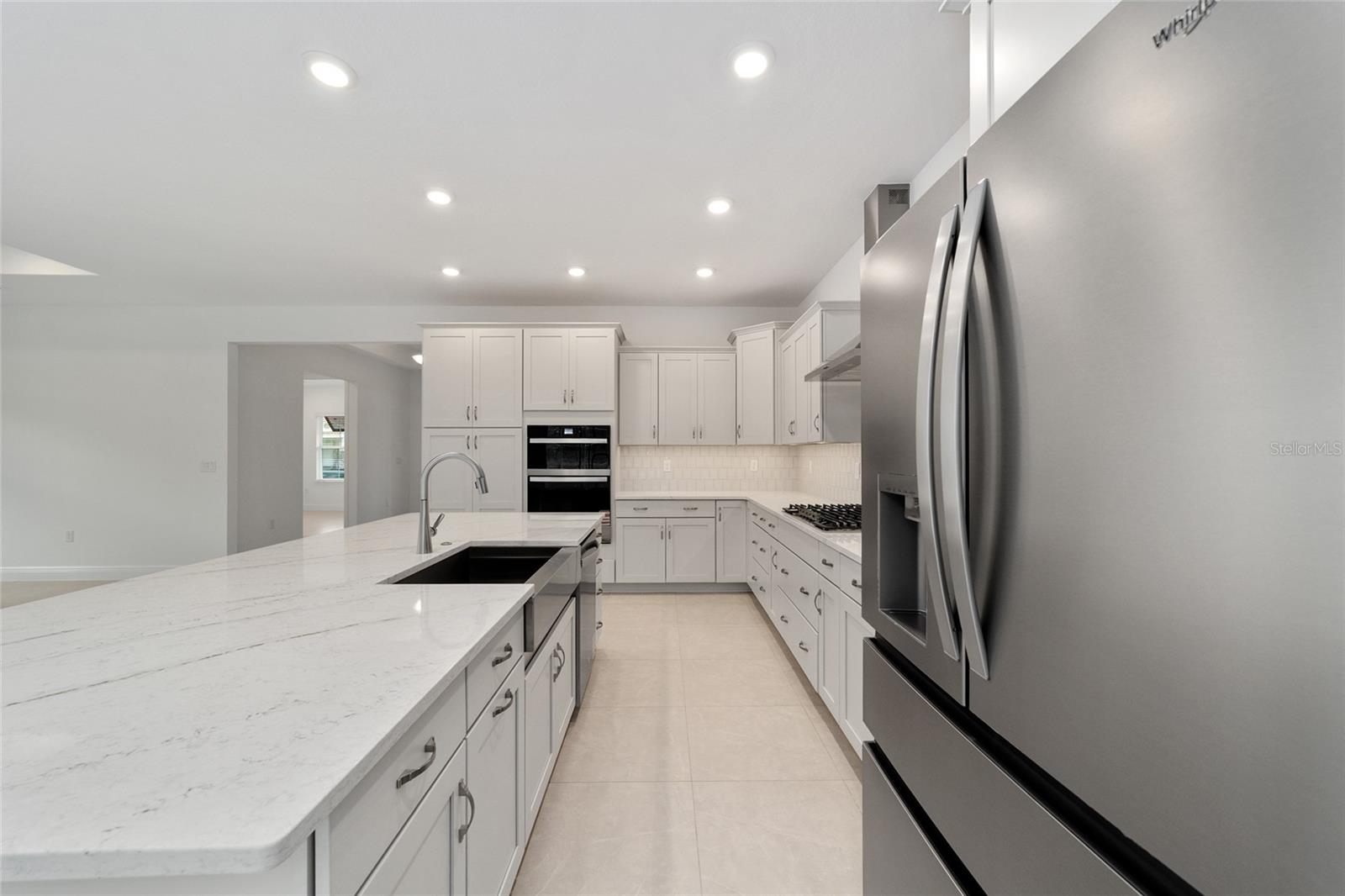 ON TOP OF THE WORLD - Residential