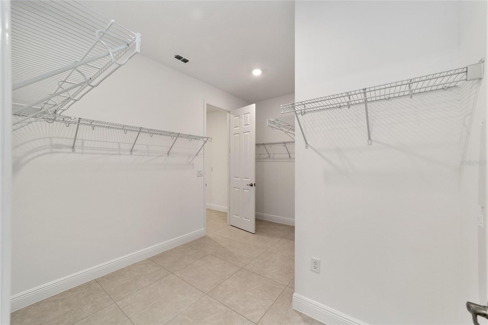 ON TOP OF THE WORLD - Residential