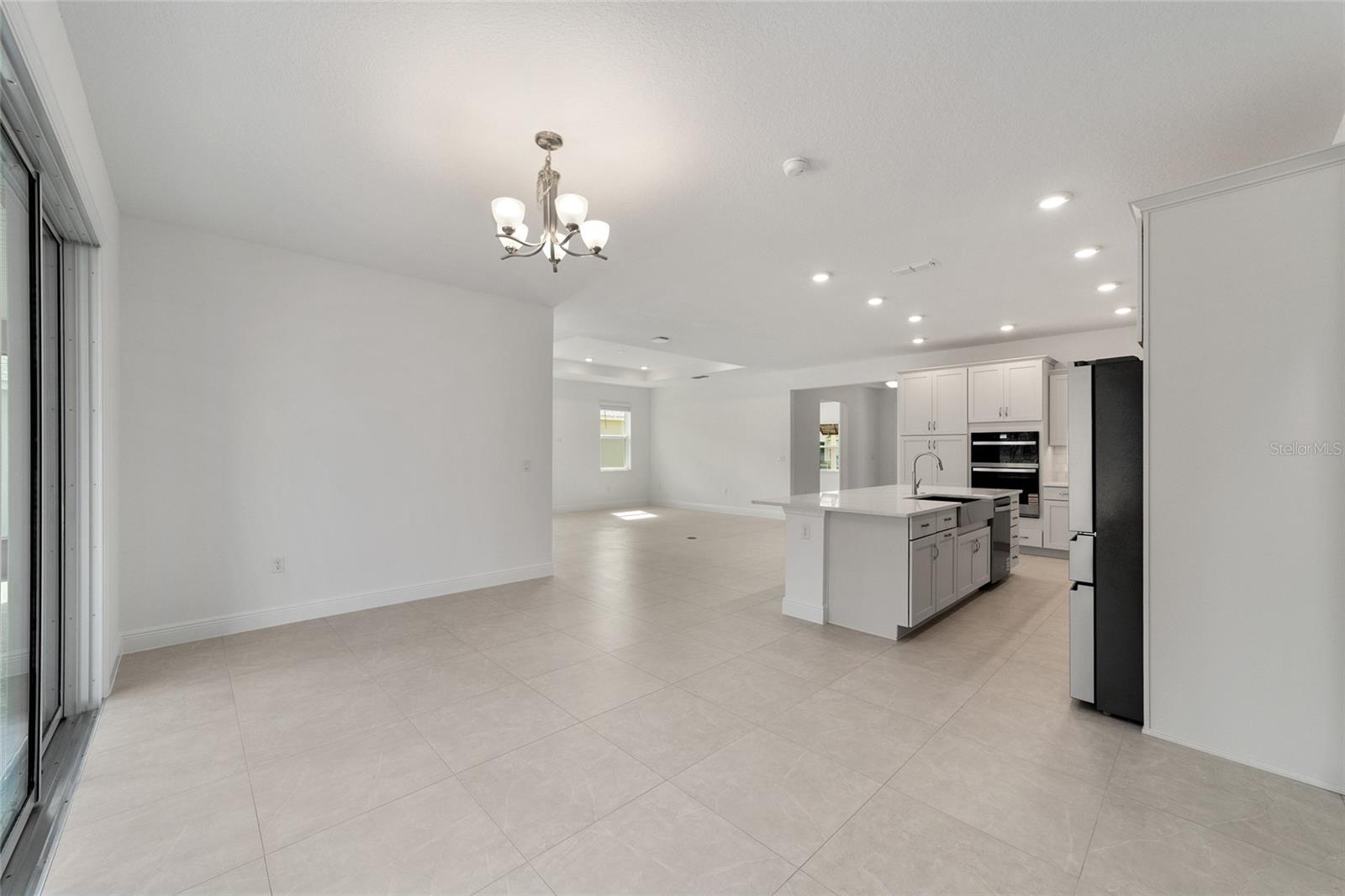 ON TOP OF THE WORLD - Residential