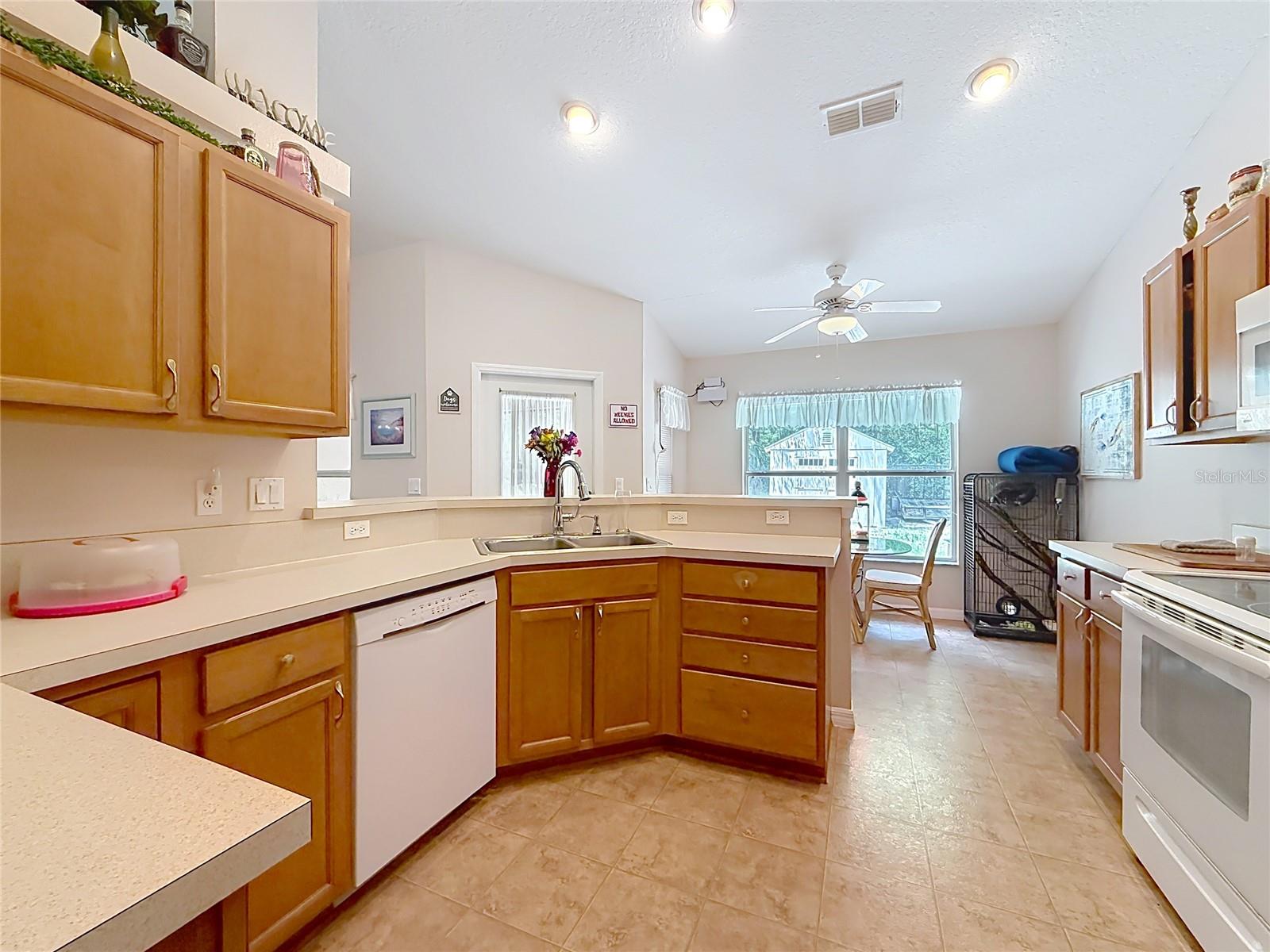 RAINBOW LAKES ESTATE - Residential