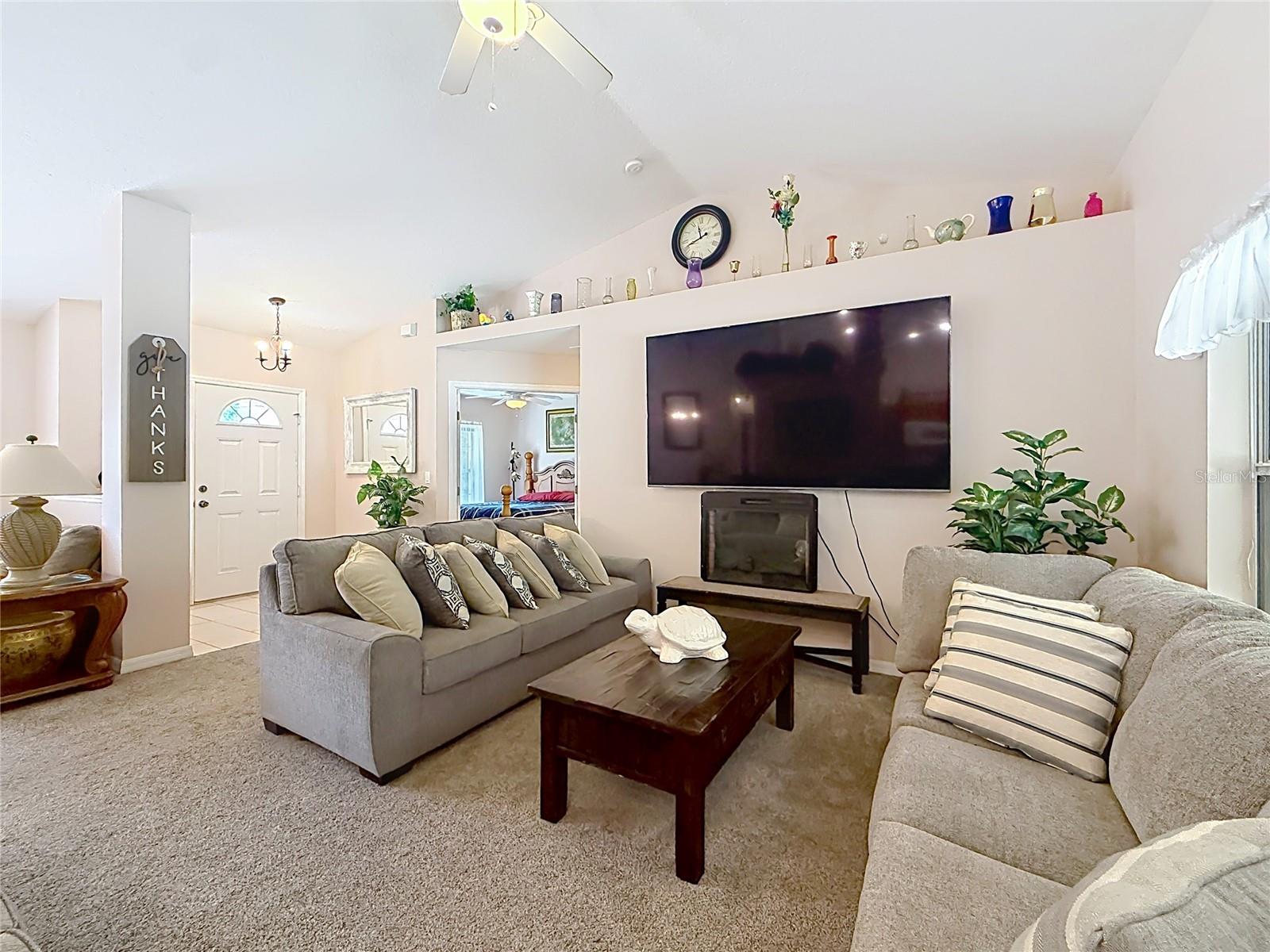 RAINBOW LAKES ESTATE - Residential