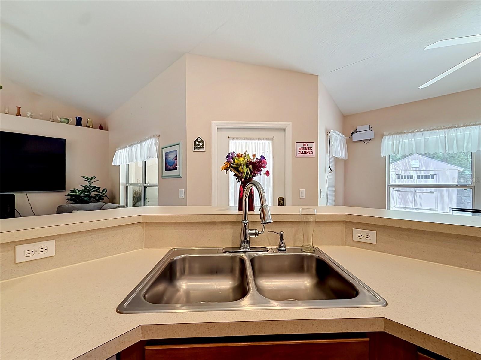 RAINBOW LAKES ESTATE - Residential
