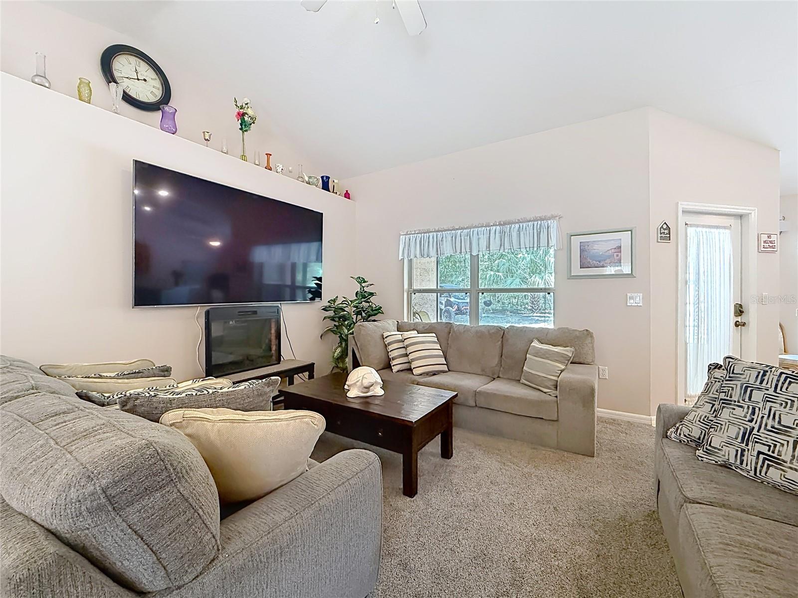 RAINBOW LAKES ESTATE - Residential