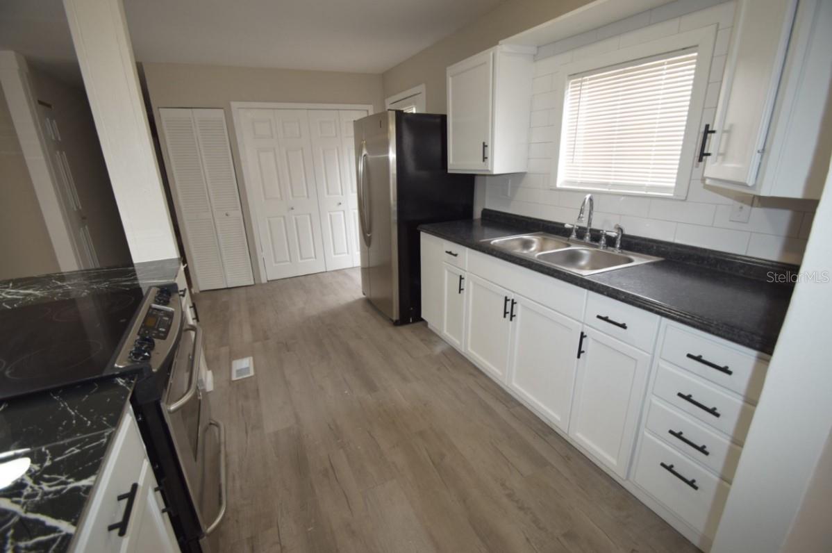 GOLF CLUB ESTATES PH 4 - Residential Lease