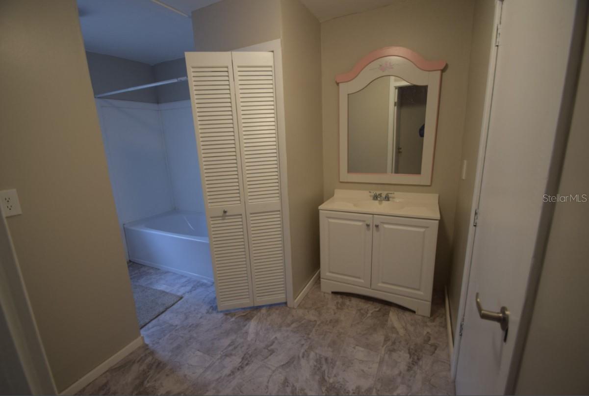 GOLF CLUB ESTATES PH 4 - Residential Lease