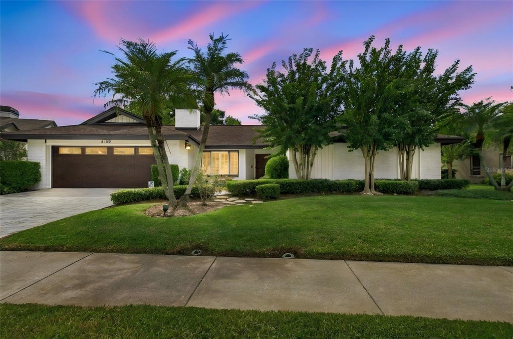 Photo of 4109 Crosswater Drive, Tampa, FL 33615 (MLS # TB8555000)