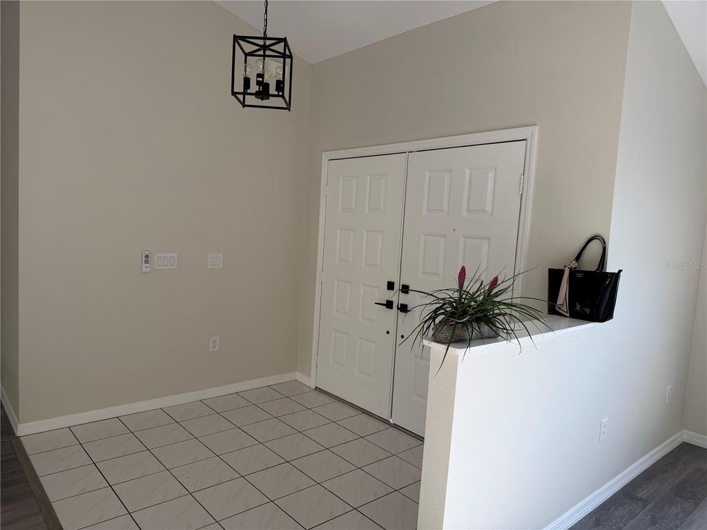 Photo of 994 E Crown Of Roses Loop, Inverness, FL 34453 (MLS # W7884142)