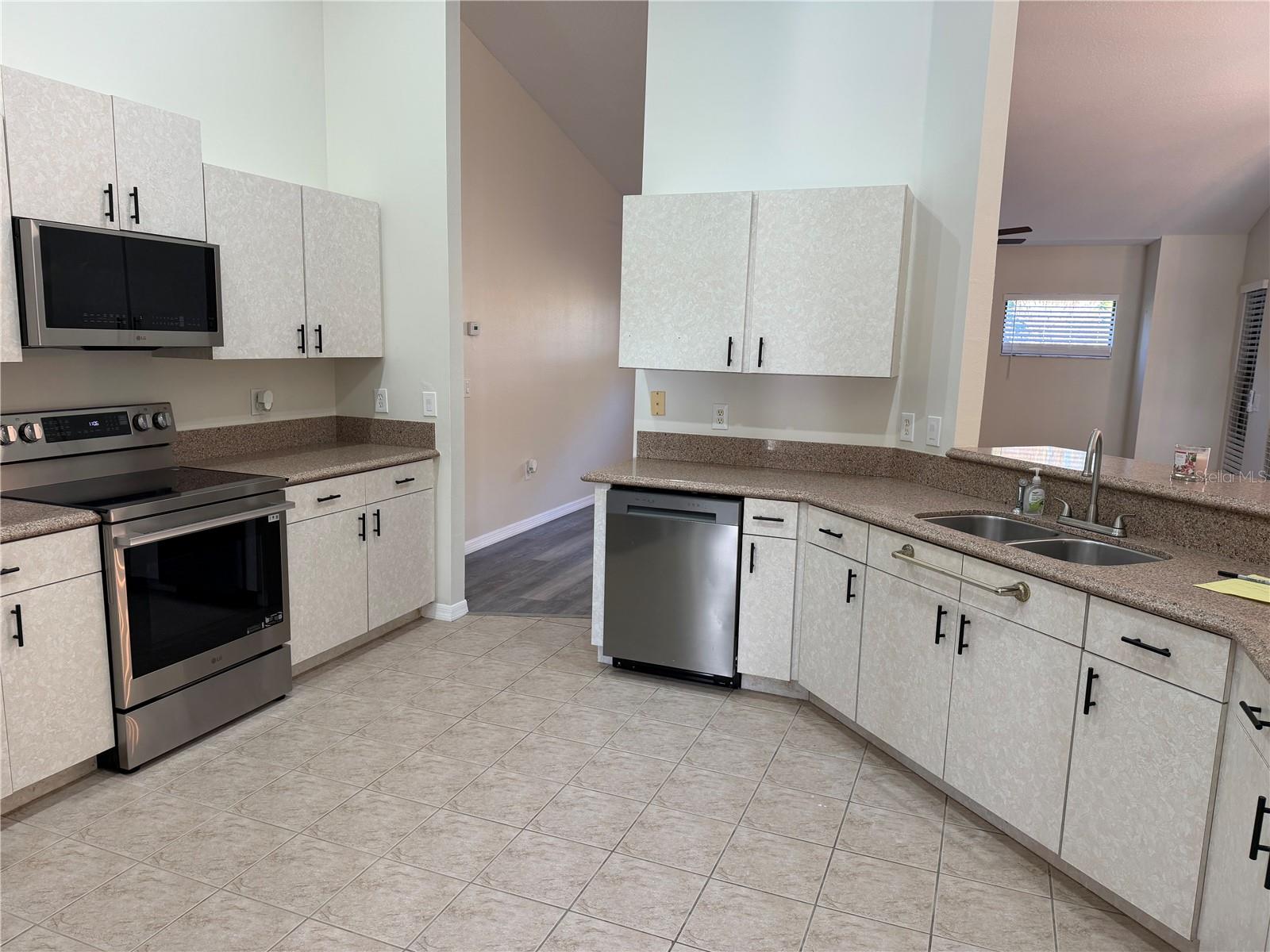 CLEARVIEW ESTATES SECOND ADD - Residential