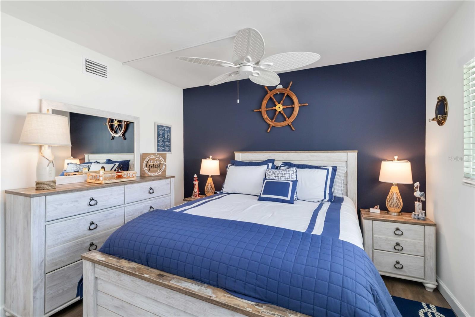 IMPERIAL PLACE - Residential