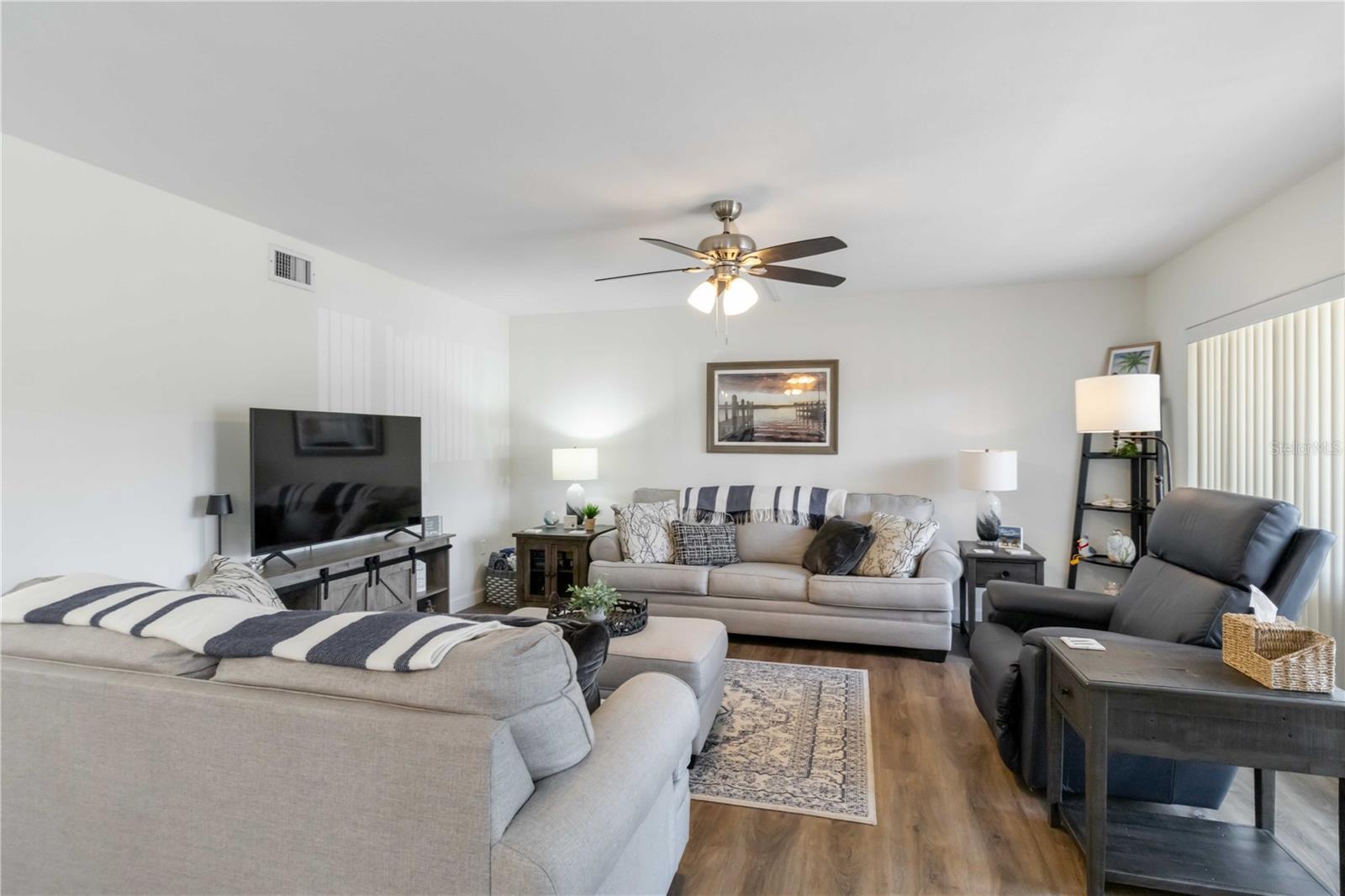 IMPERIAL PLACE - Residential