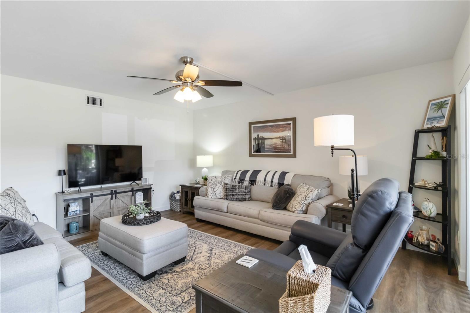 IMPERIAL PLACE - Residential