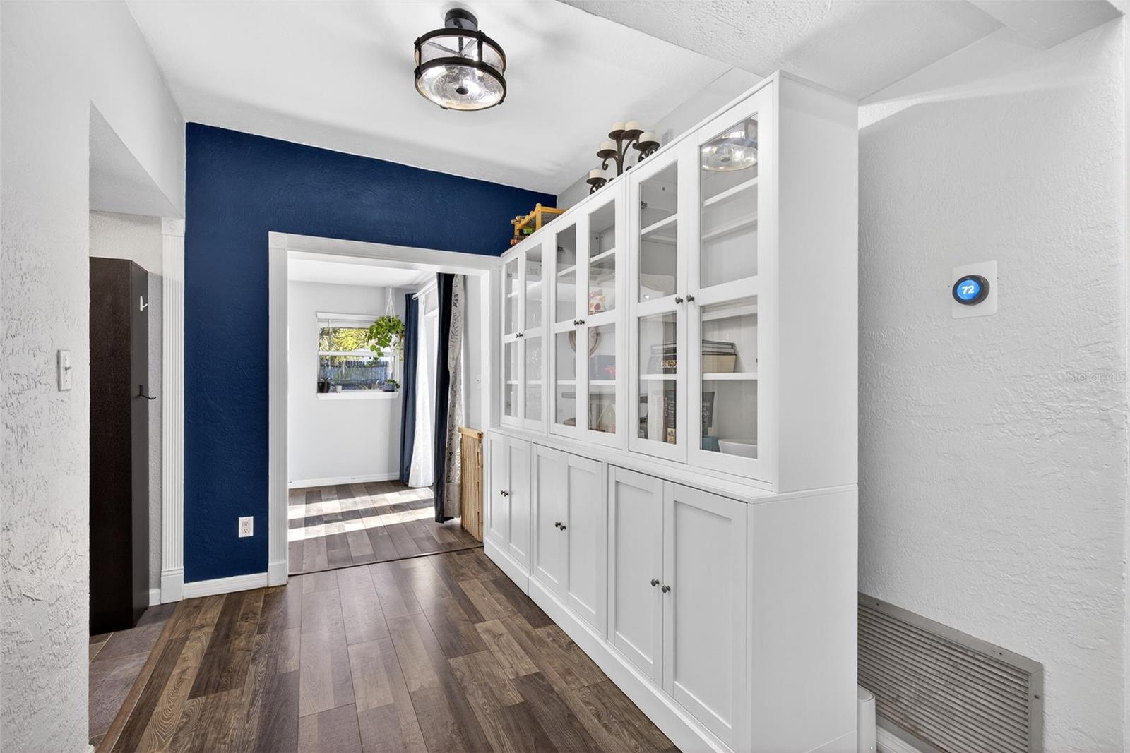 HOURGLASS HOMES - Residential