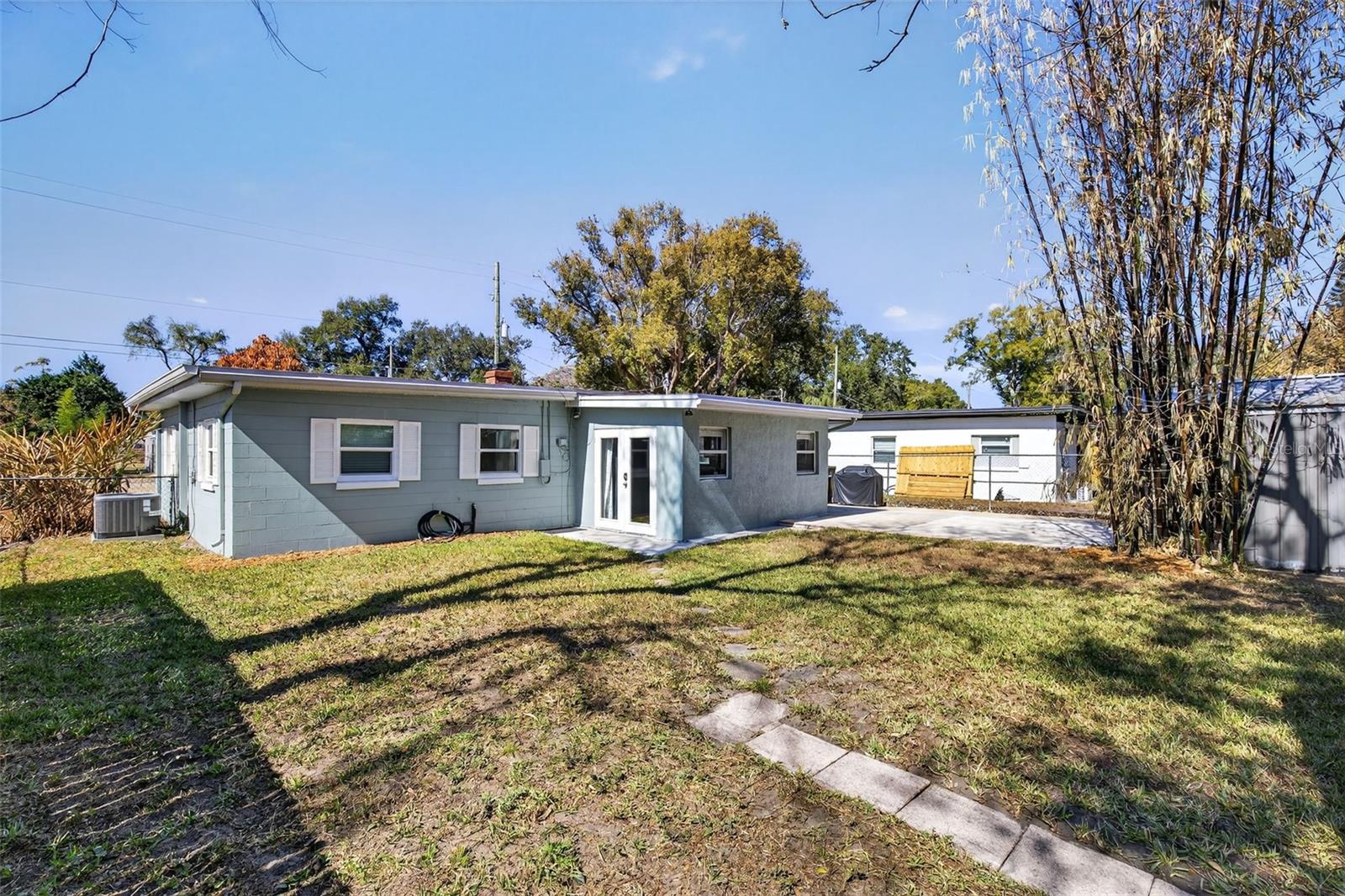 HOURGLASS HOMES - Residential