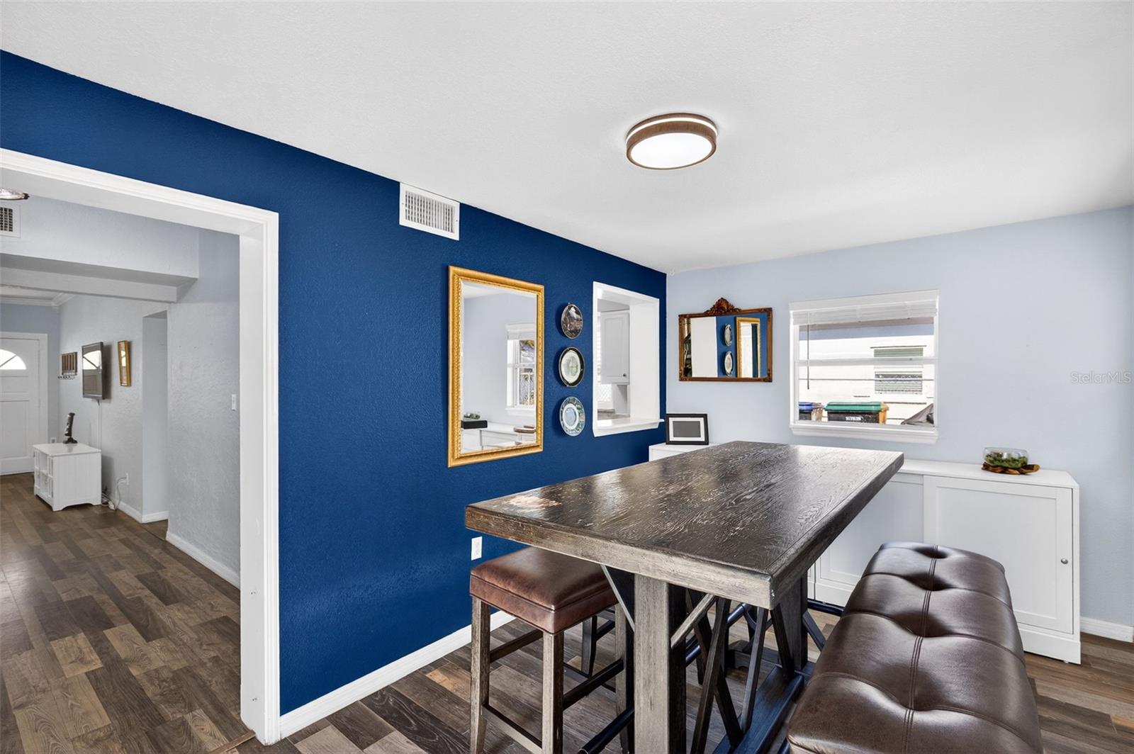 HOURGLASS HOMES - Residential