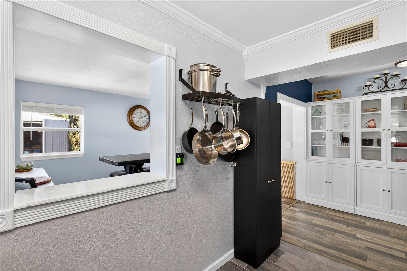 HOURGLASS HOMES - Residential