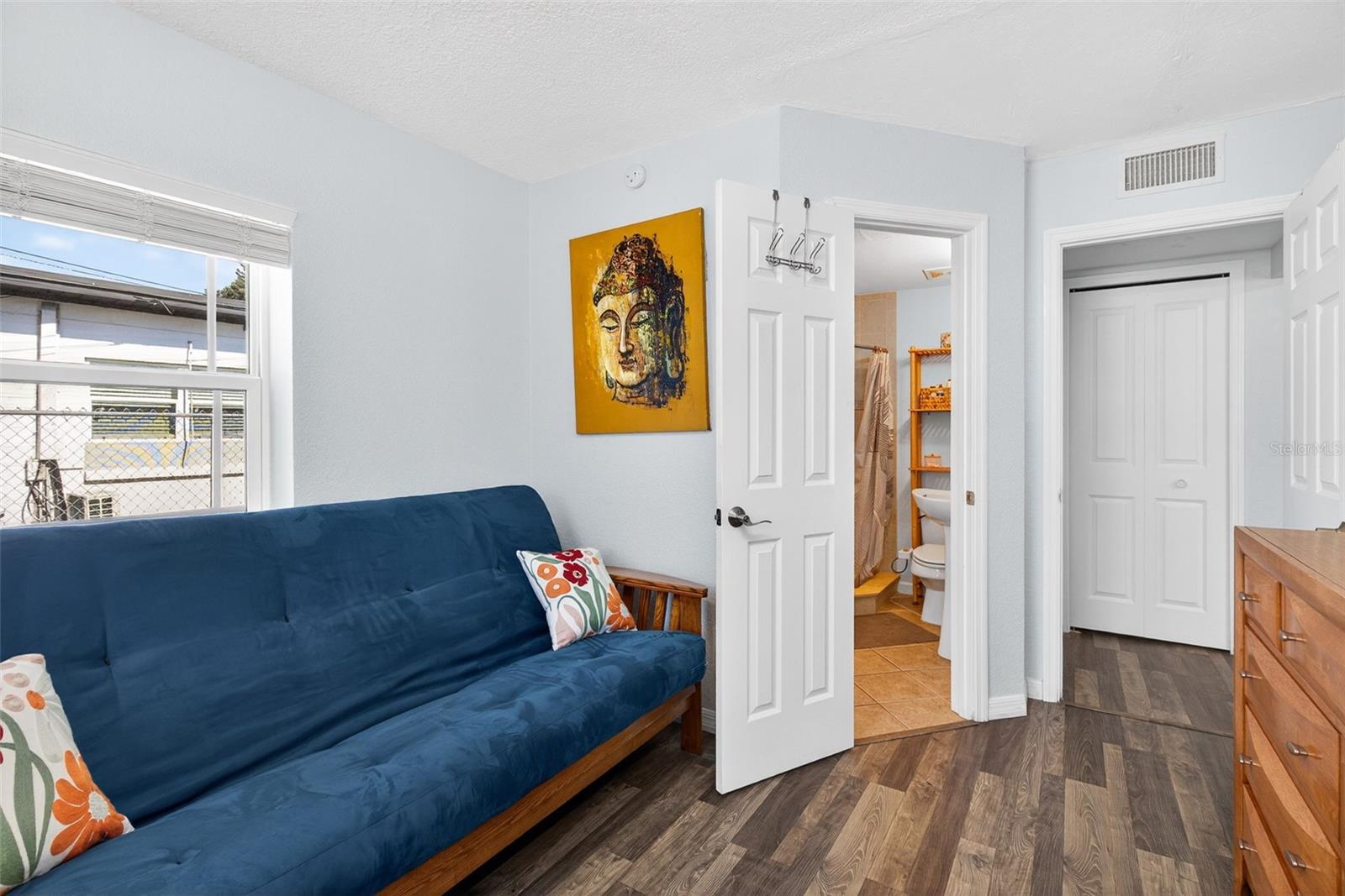 HOURGLASS HOMES - Residential