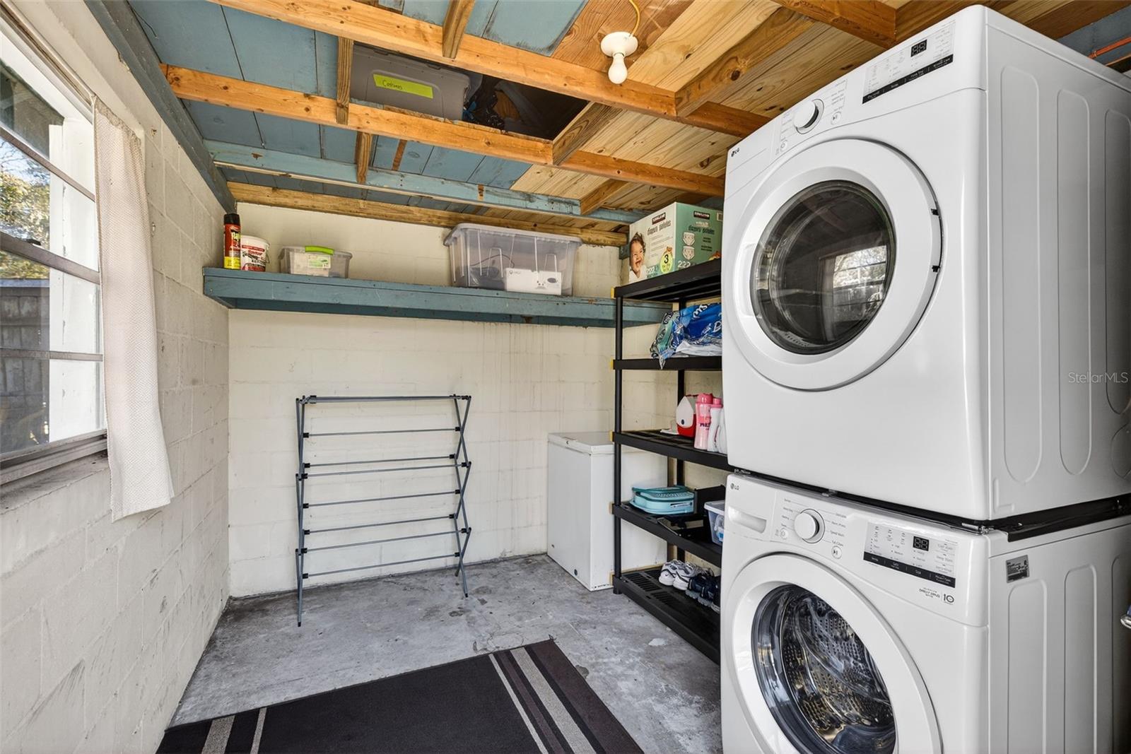 HOURGLASS HOMES - Residential