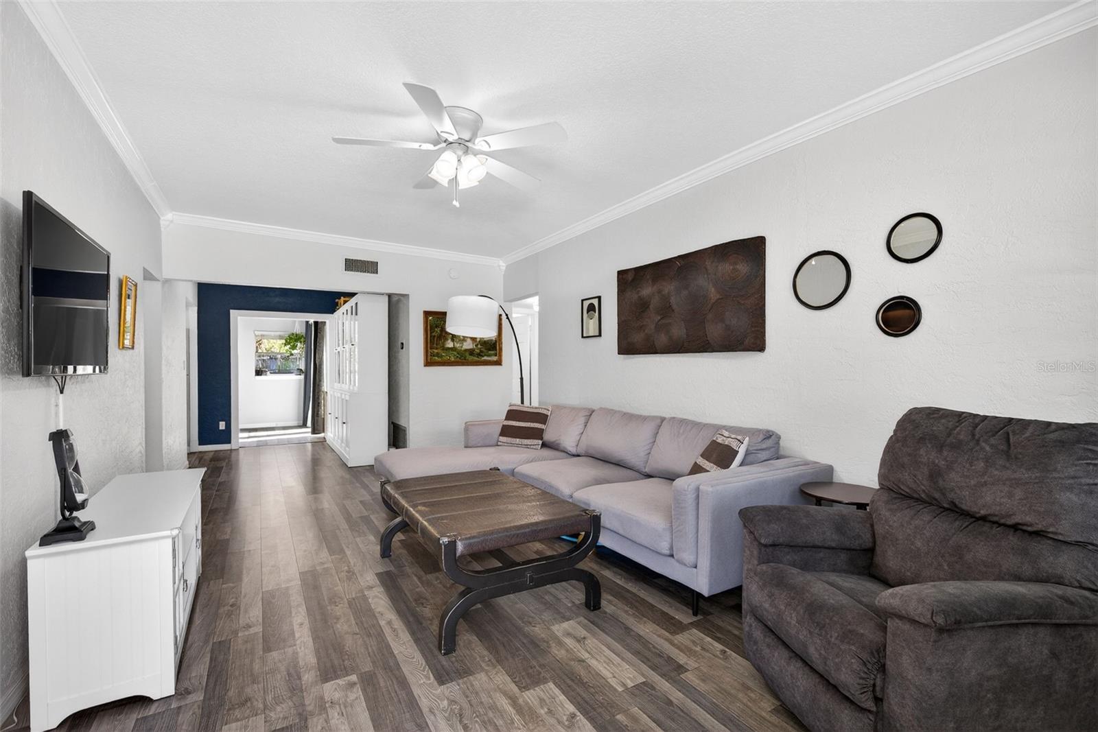 HOURGLASS HOMES - Residential