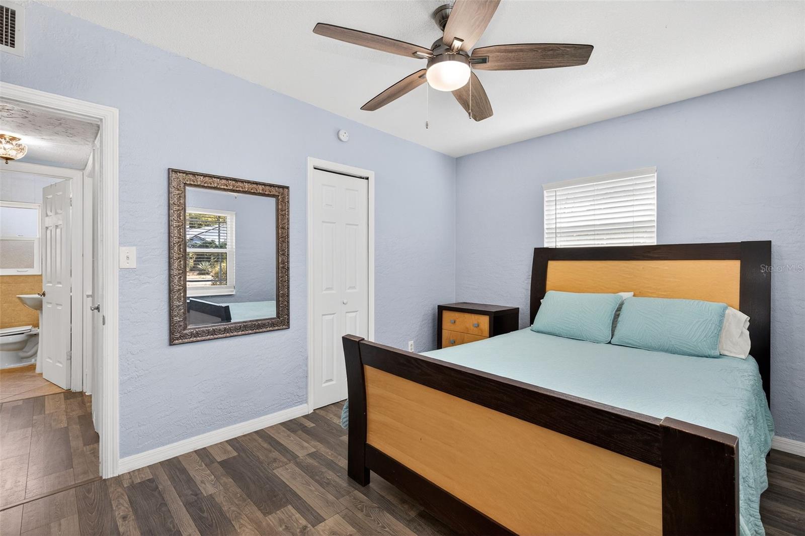 HOURGLASS HOMES - Residential