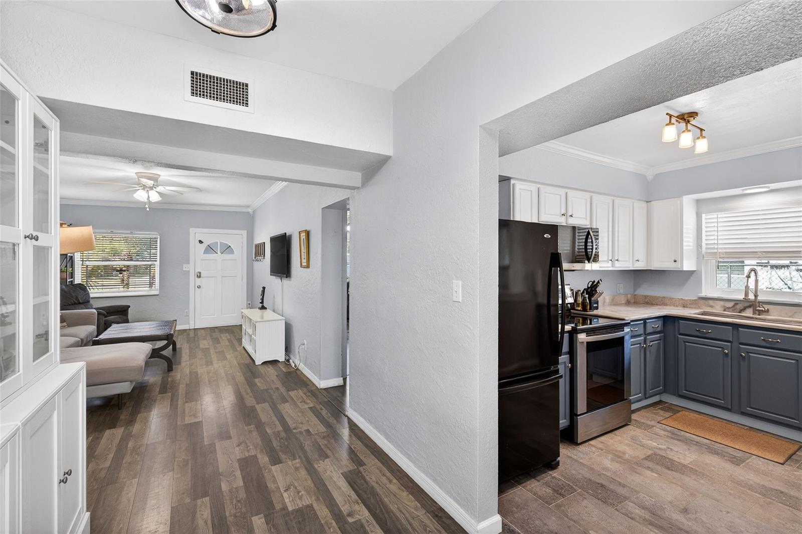 HOURGLASS HOMES - Residential