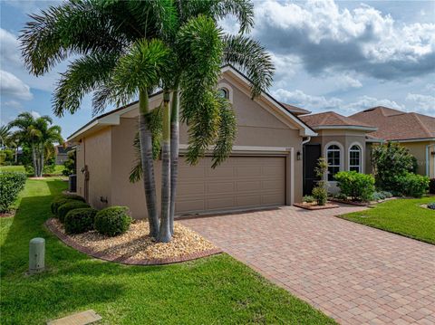 A home in WINTER HAVEN