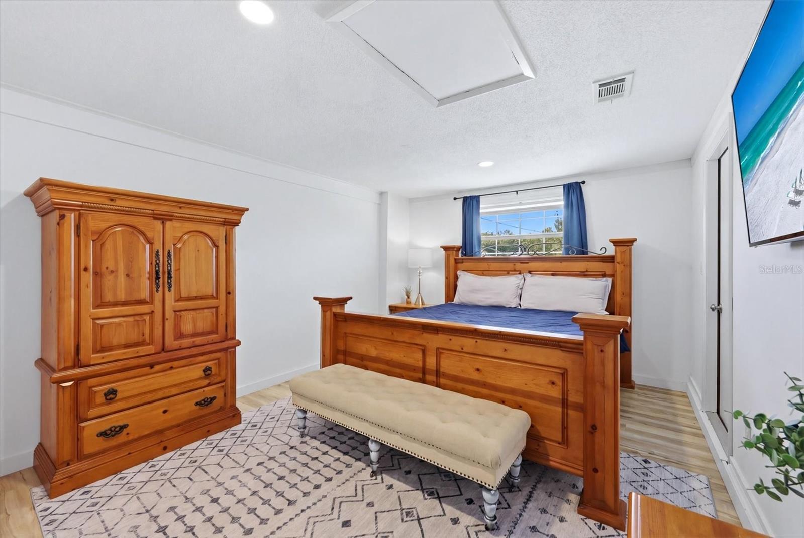 1730 BLUE BIRD LANE