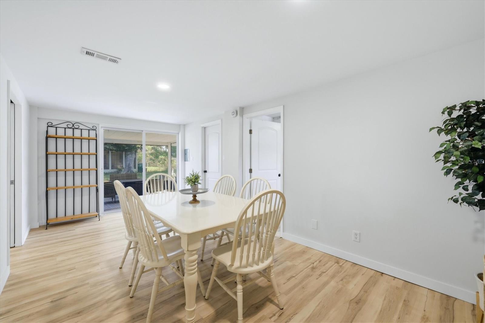 BREEZEWOOD MANOR - Residential