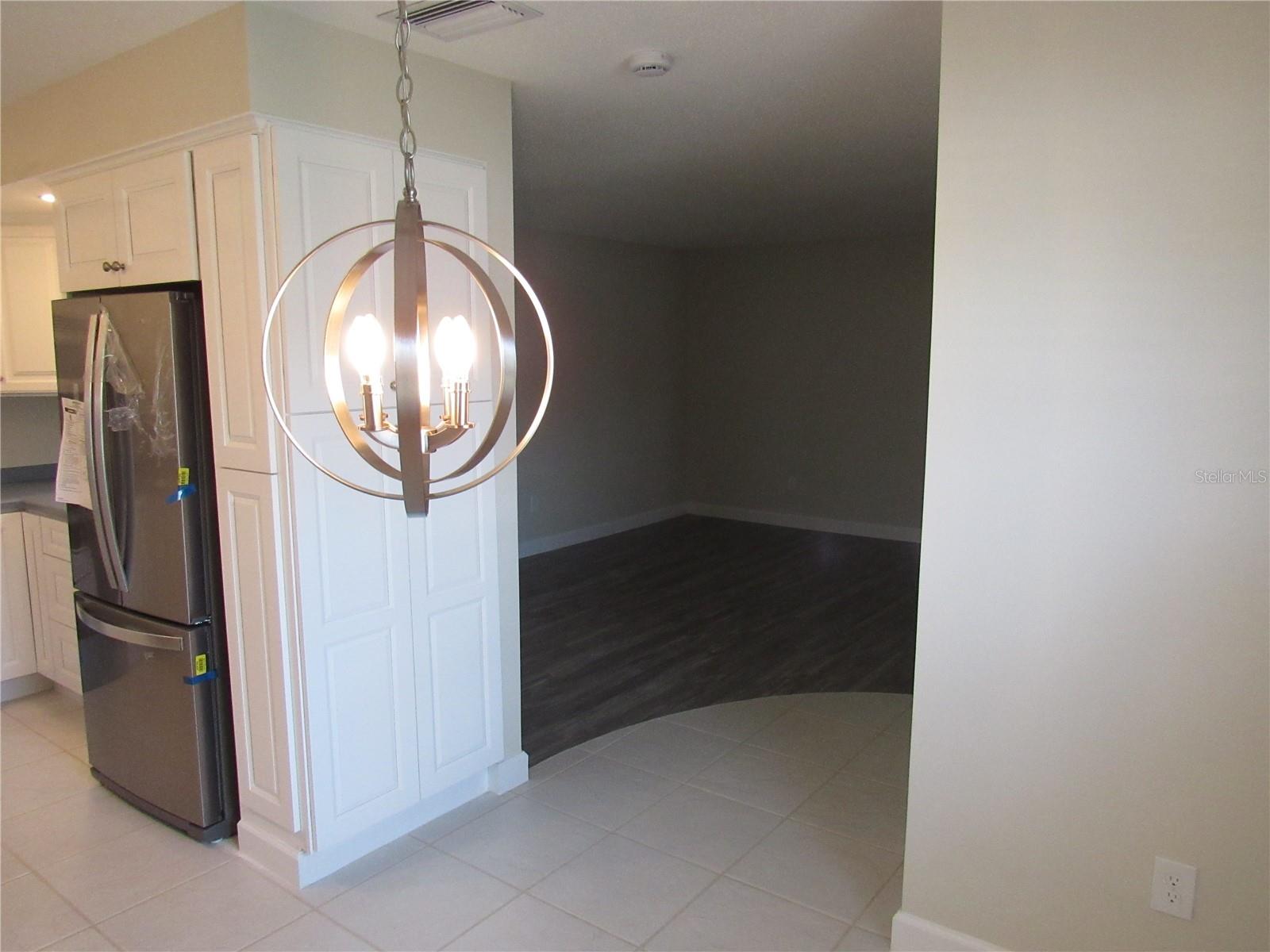 EDGEWATER MANOR - Residential
