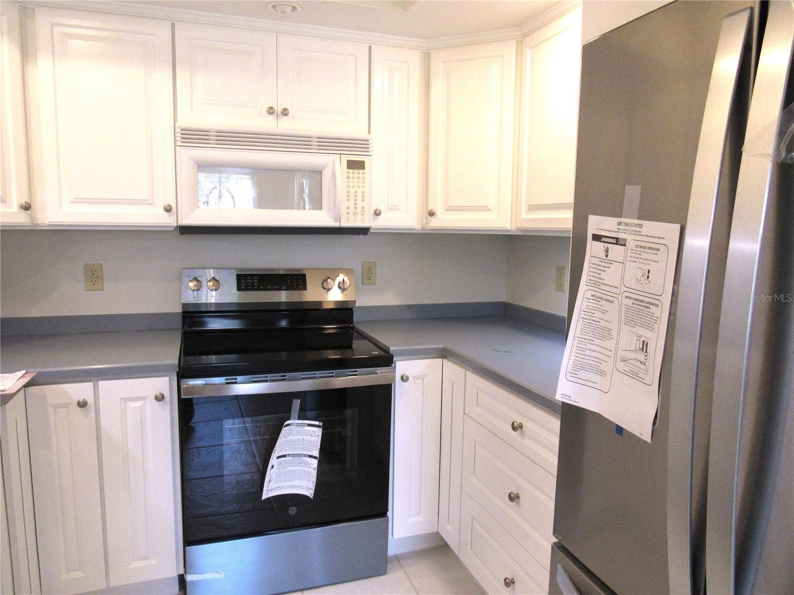 EDGEWATER MANOR - Residential