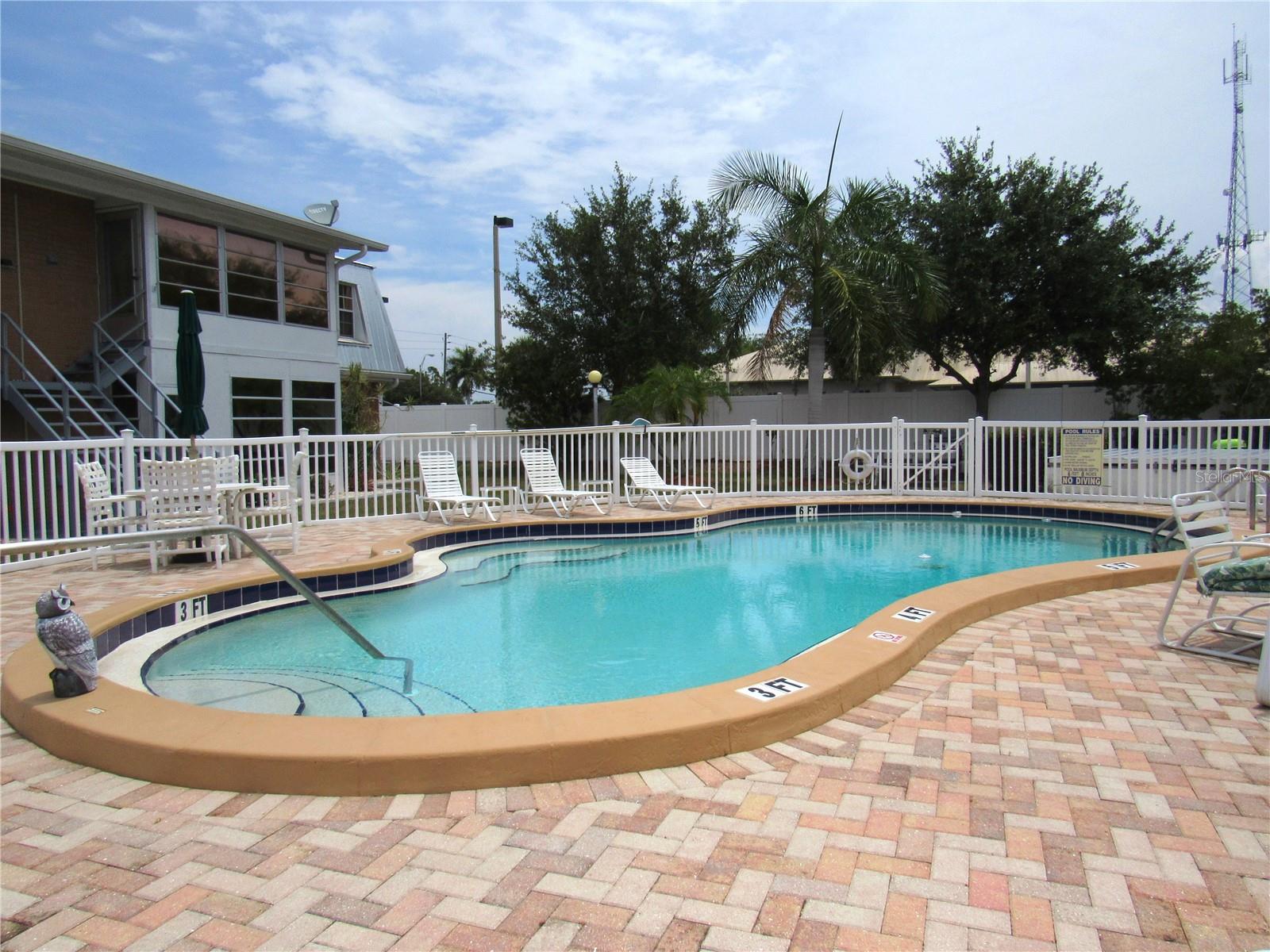 EDGEWATER MANOR - Residential