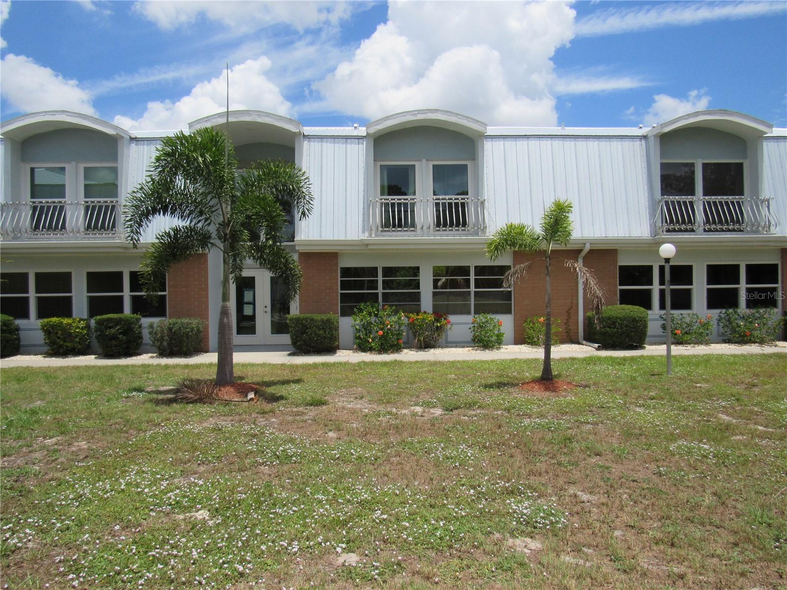 EDGEWATER MANOR - Residential