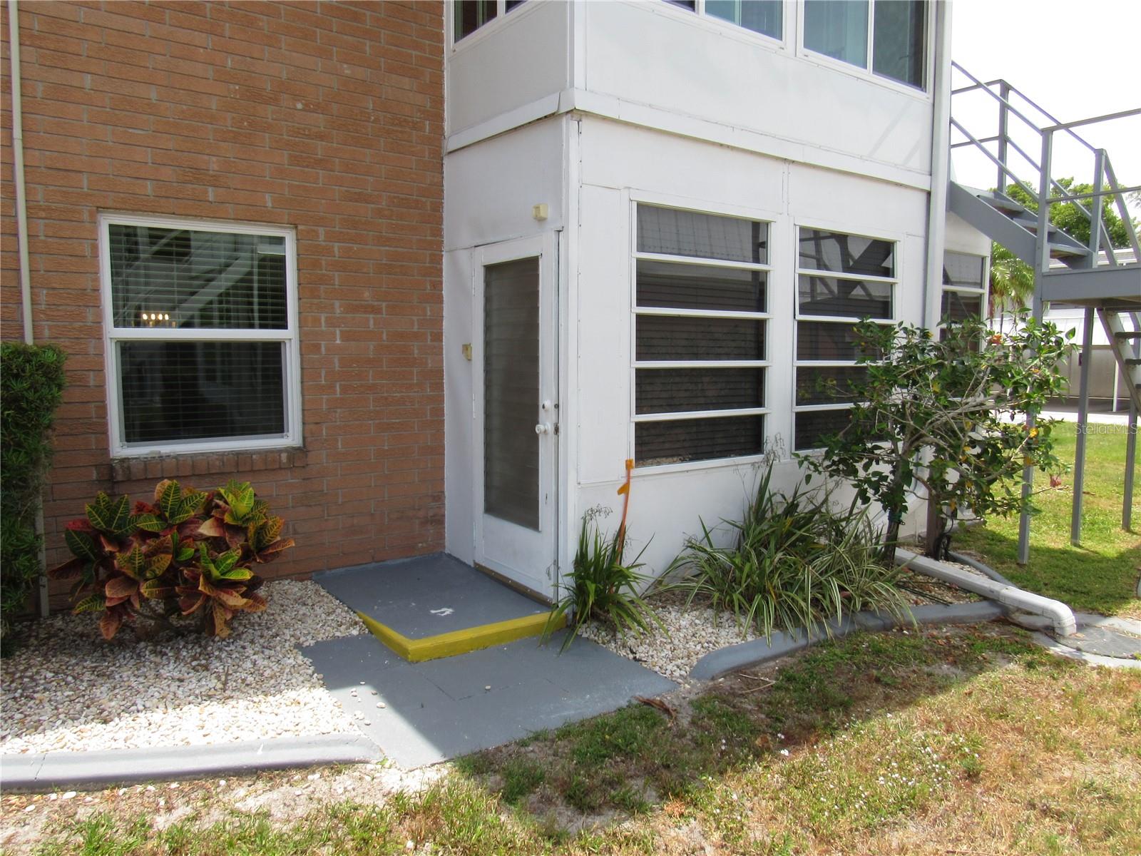 EDGEWATER MANOR - Residential