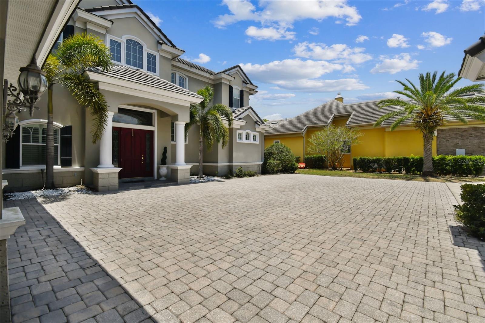 SIGNATURE ESTATES - Residential