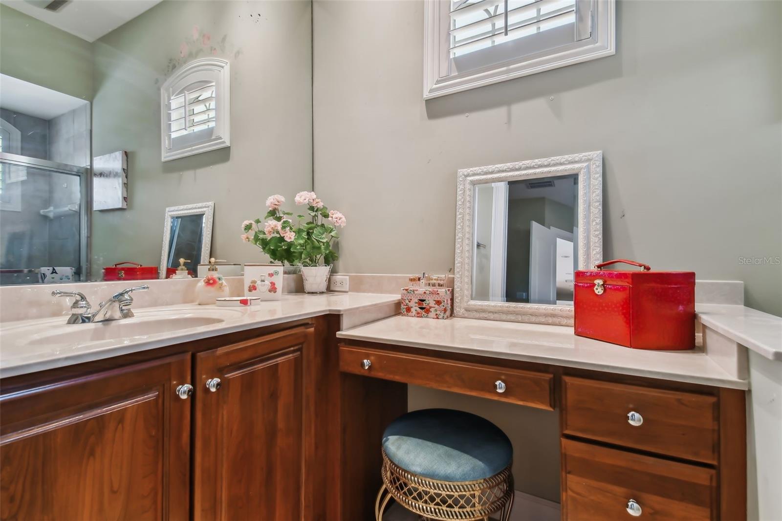 SIGNATURE ESTATES - Residential