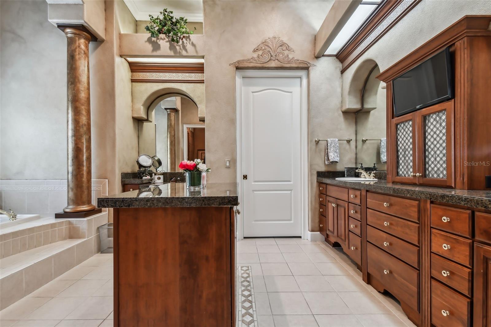 SIGNATURE ESTATES - Residential